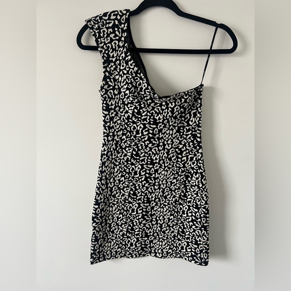 Forever 21 Black and White Printed One Shoulder Zip Up Mini Dress Small - Picture 1 of 6